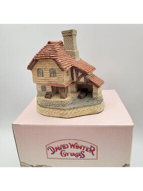 Vintage David Winter Cottages British Traditions March THE BOAT HOUSE w Box COA